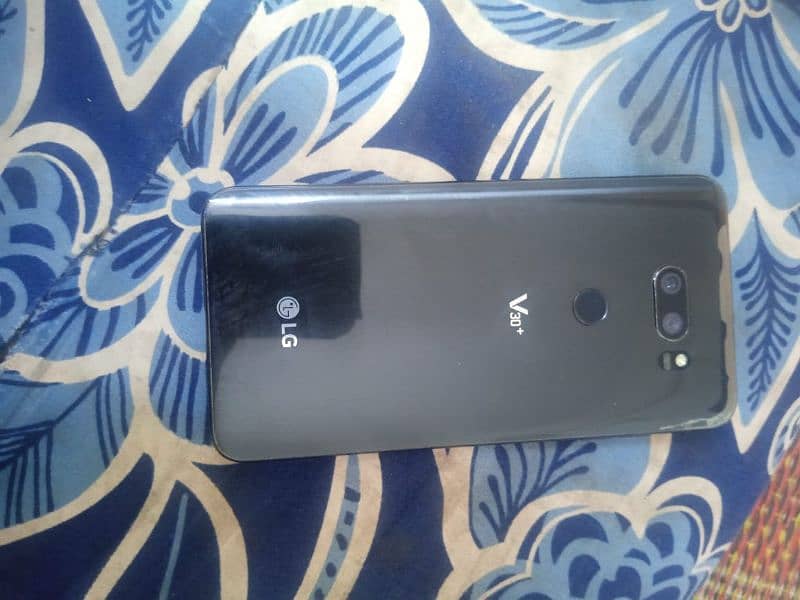 LG V30 plus PTA aproved ram4 storages 128 0