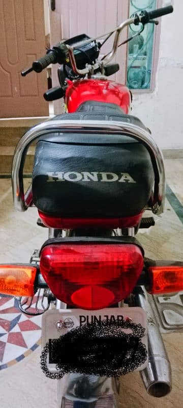 Honda CD 70 2005 in neat condition 2