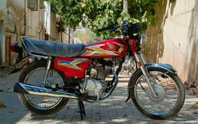 Honda 125 - 2025 (2000 Kms 03453179646)