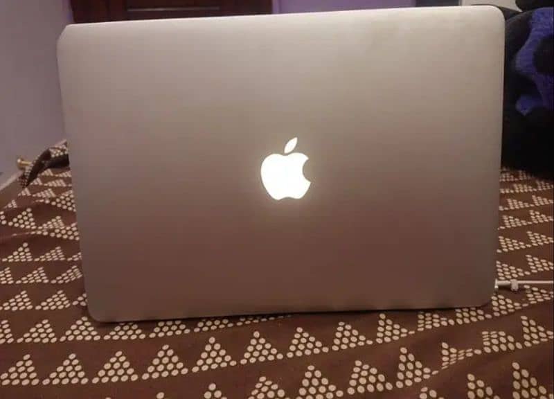 MacBook Air 2017 13.3 Inch, 8GB RAM, 250GB Storage, Good Condition 5