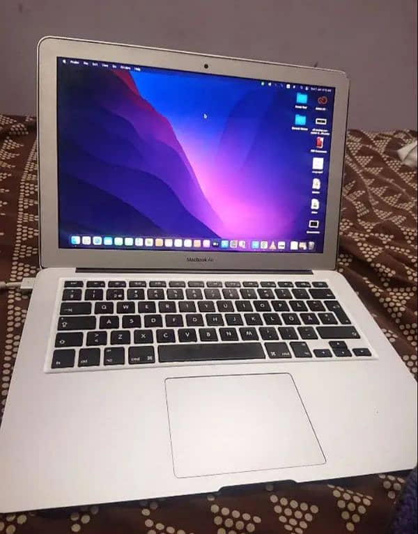 MacBook Air 2017 13.3 Inch, 8GB RAM, 250GB Storage, Good Condition 6