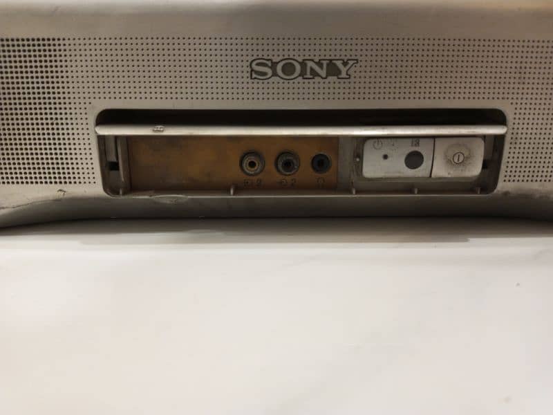 SONY TV 10 by 10 condition with remote urgent sale 8