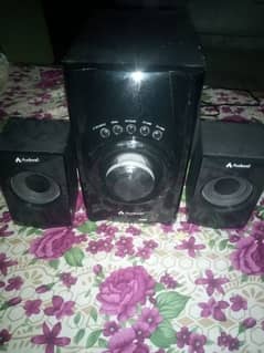 Audionic Mega 40 Condition 10/10