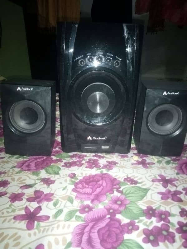 Audionic Mega 40 Condition 10/10 4