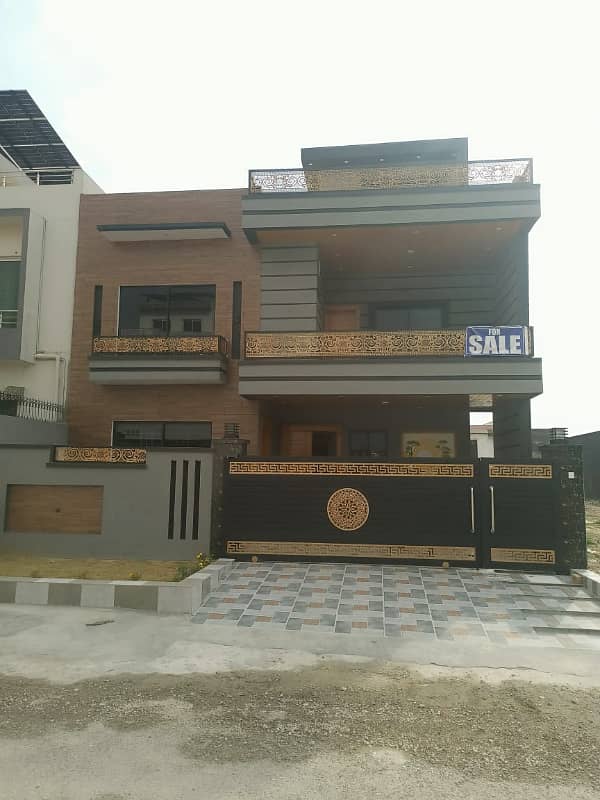 Luxury Brand New House For Sale 10 Marla 1