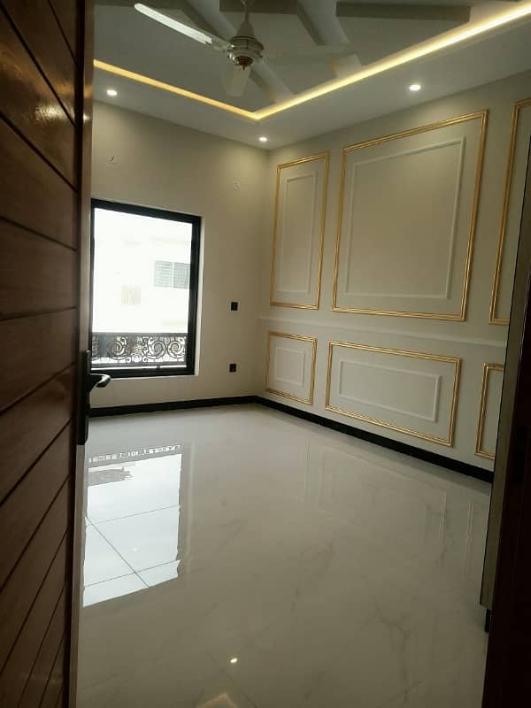 Luxury Brand New House For Sale 10 Marla 20