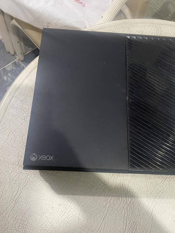 Xbox one without controller slightly used 0