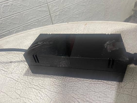 Xbox one without controller slightly used 5