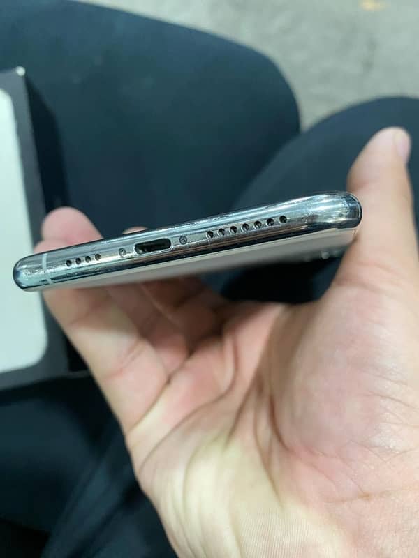 Iphone 11 promax 256 gb PTA 4