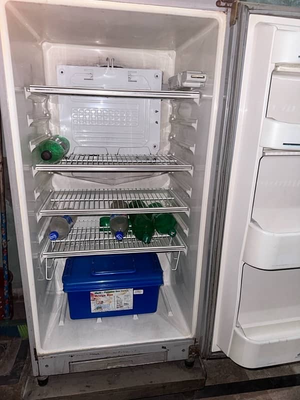 Dawlance double door new condition fridge 6