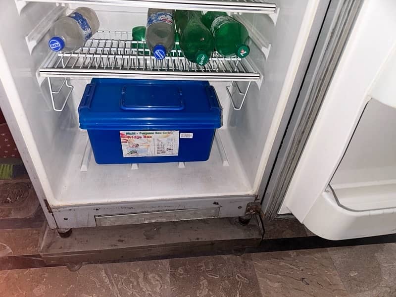 Dawlance double door new condition fridge 9