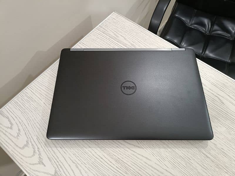 Dell latitude 5570 core i5-6th gen (i5-6440hq) 15.6 Numpad Keys Laptop 0