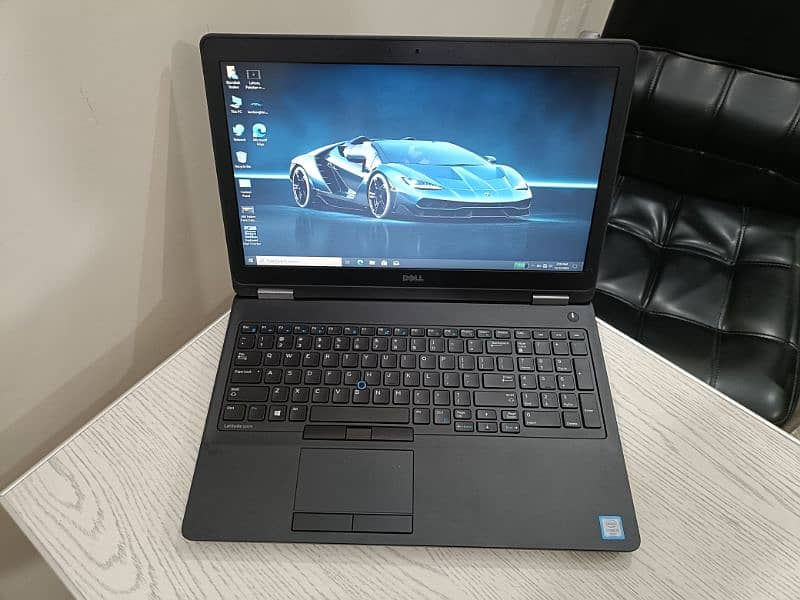 Dell latitude 5570 core i5-6th gen (i5-6440hq) 15.6 Numpad Keys Laptop 1