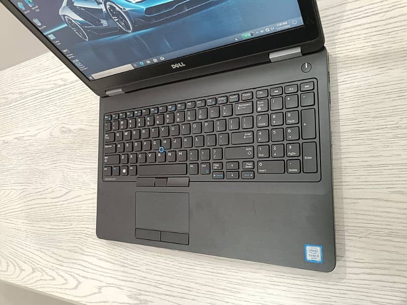 Dell latitude 5570 core i5-6th gen (i5-6440hq) 15.6 Numpad Keys Laptop 4