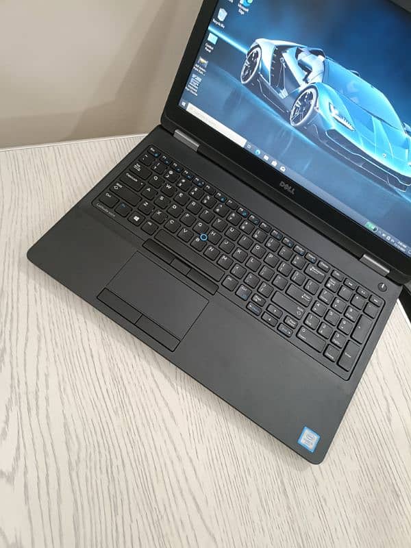 Dell latitude 5570 core i5-6th gen (i5-6440hq) 15.6 Numpad Keys Laptop 5