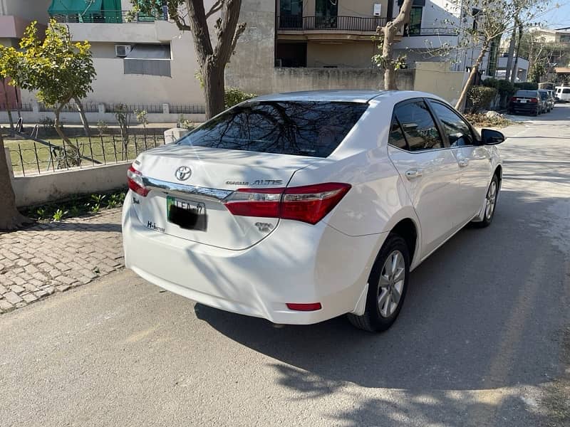 Toyota Corolla Altis Grande Full option 2017 4