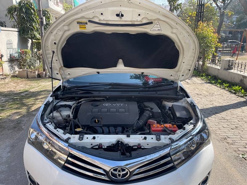 Toyota Corolla Altis Grande Full option 2017 8