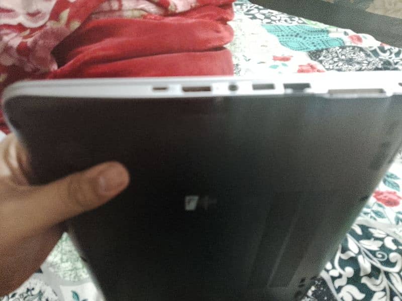 HP ELITEBOOK 10/8 CONDITION 8/256 7