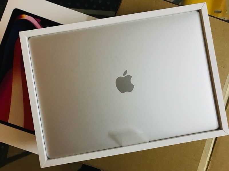 M1 Macbook Pro 16, 512 CTO 1