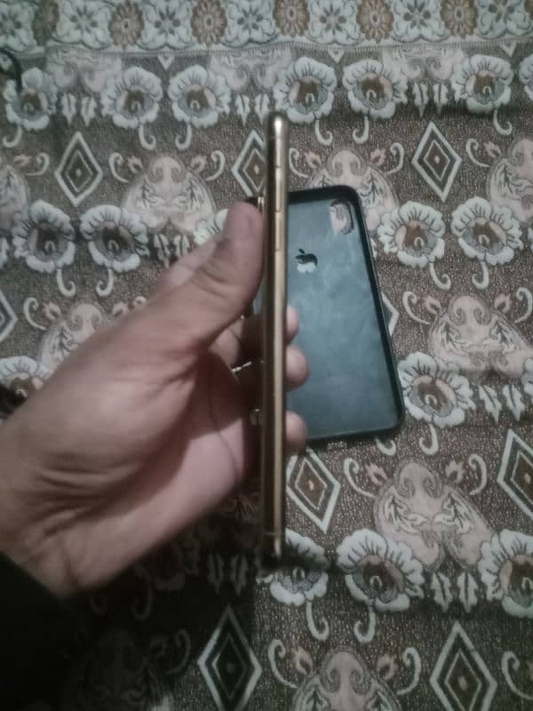 I phone xsmax all parts available mery mobile ka borad dead ho gya h 2