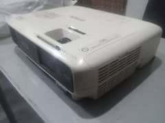 Branded vga & HDMI multimedia projectors available for sale