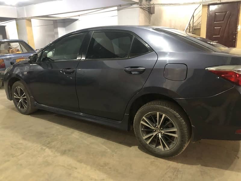 Toyota Corolla Altis 2017 3