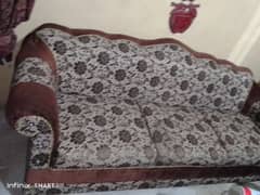 03130248220. . . 5 seater sofa set. .