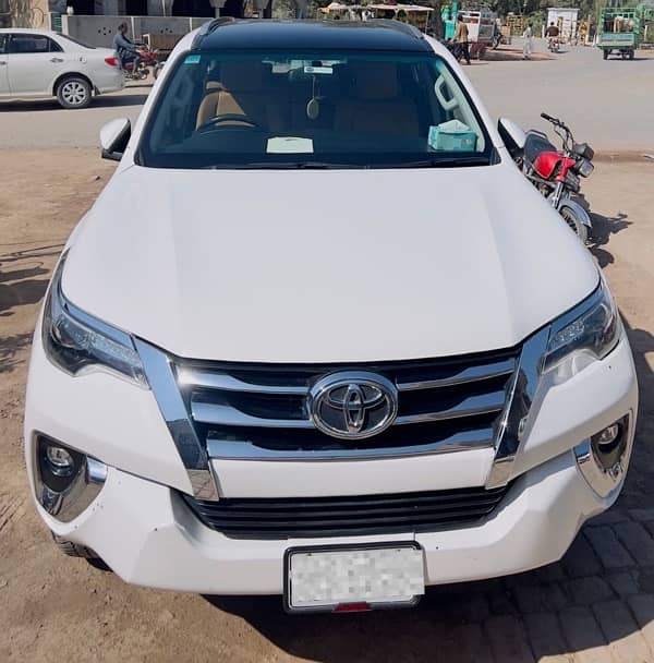 Toyota Fortuner V 2021 0