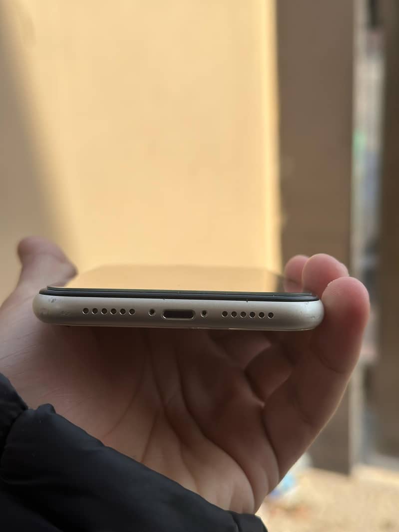 Apple iPhone 11 64GB pta approved 2