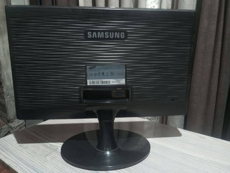 Samsung Original LED (19inch) 1