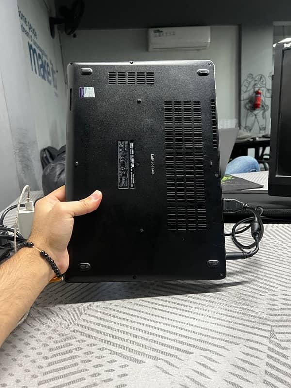 DELL i5 5th generation 8 256 1