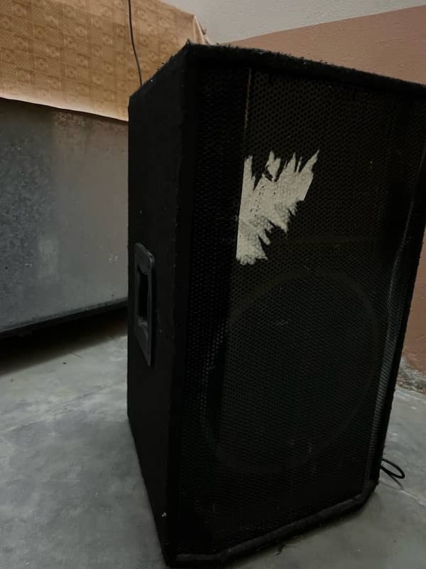 speaker for sale with Mike and sound system 2