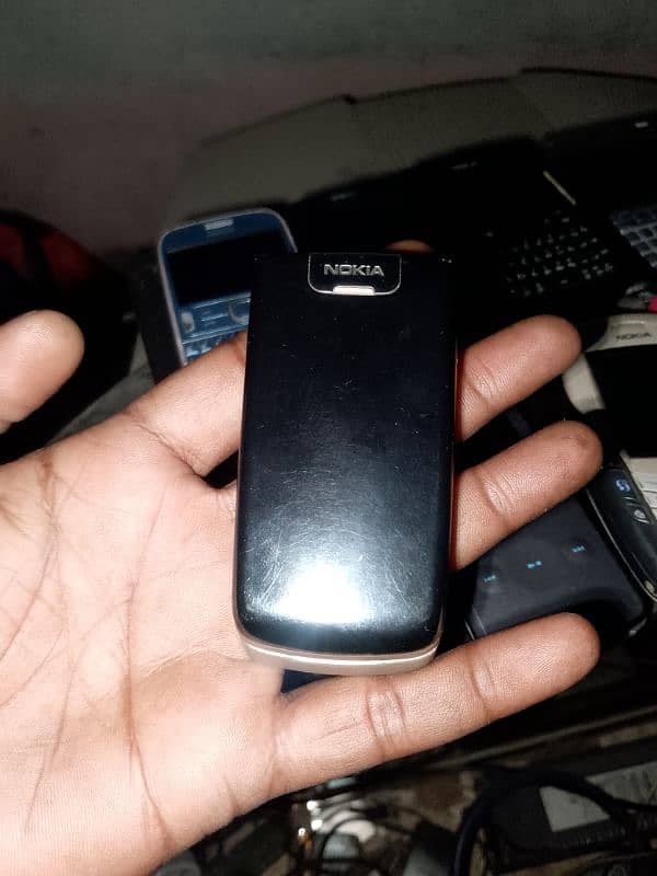 Nokia and Sony Ericsson 3