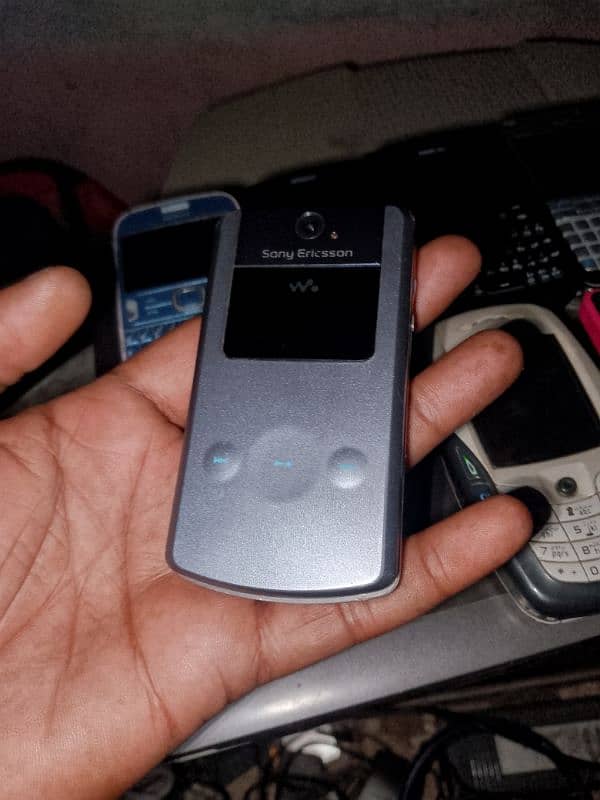 Nokia and Sony Ericsson 9