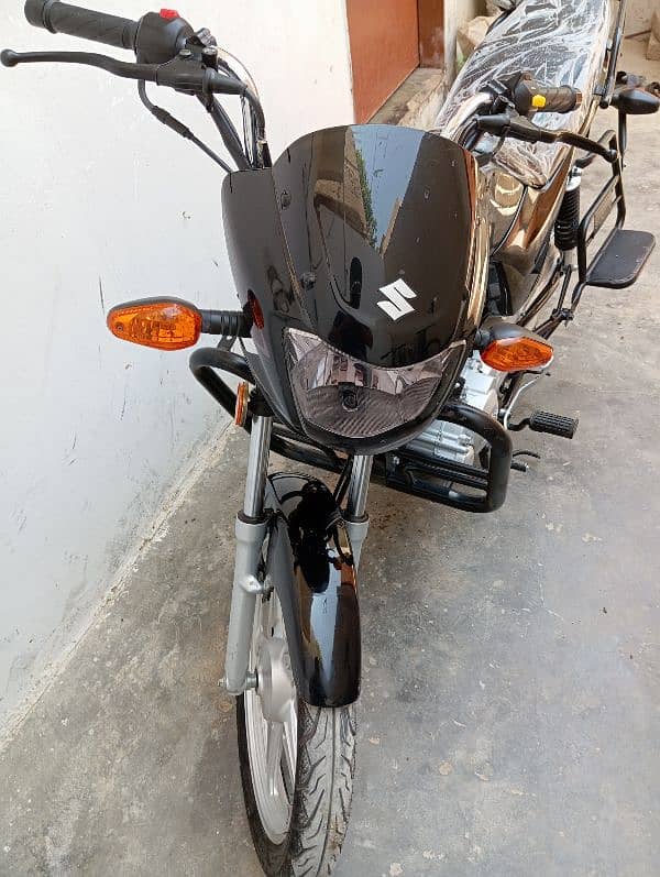 Suzuki gd 110 full body coading+ tubeless tyres 0