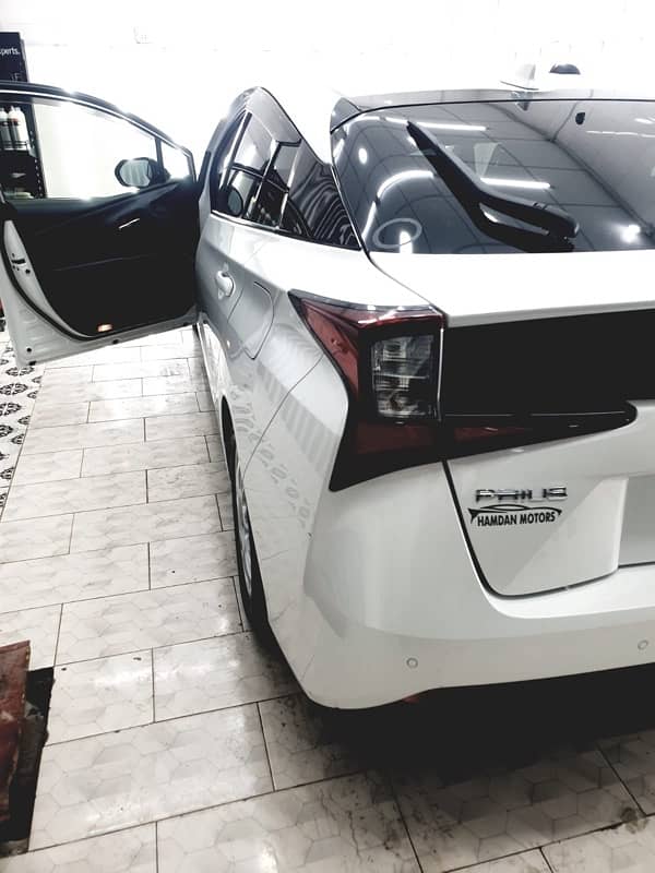 Toyota Prius 2019 1