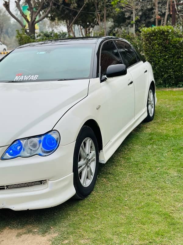 Toyota Mark X 2005/08 Peal White. 1