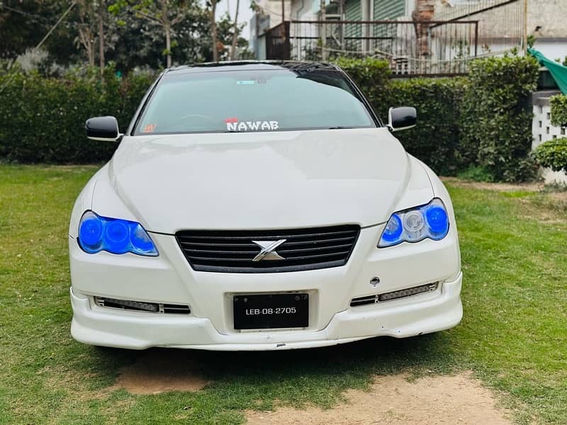 Toyota Mark X 2005/08 Peal White. 2