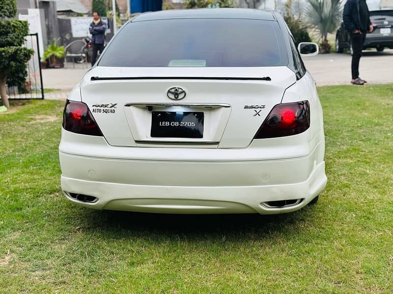 Toyota Mark X 2005/08 Peal White. 3