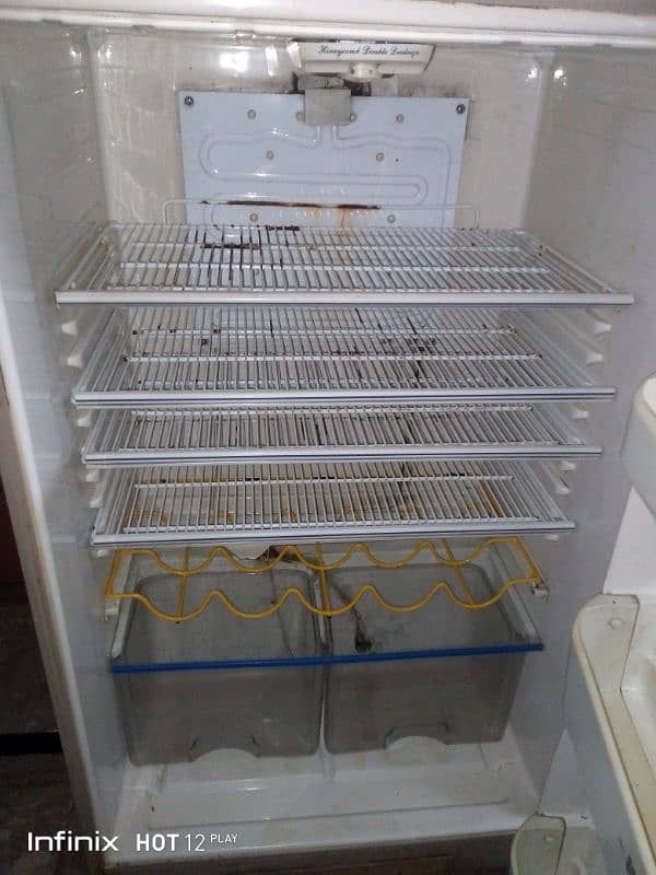 Dawlance Refrigerator For Sale In Jumbo Size - Used 4