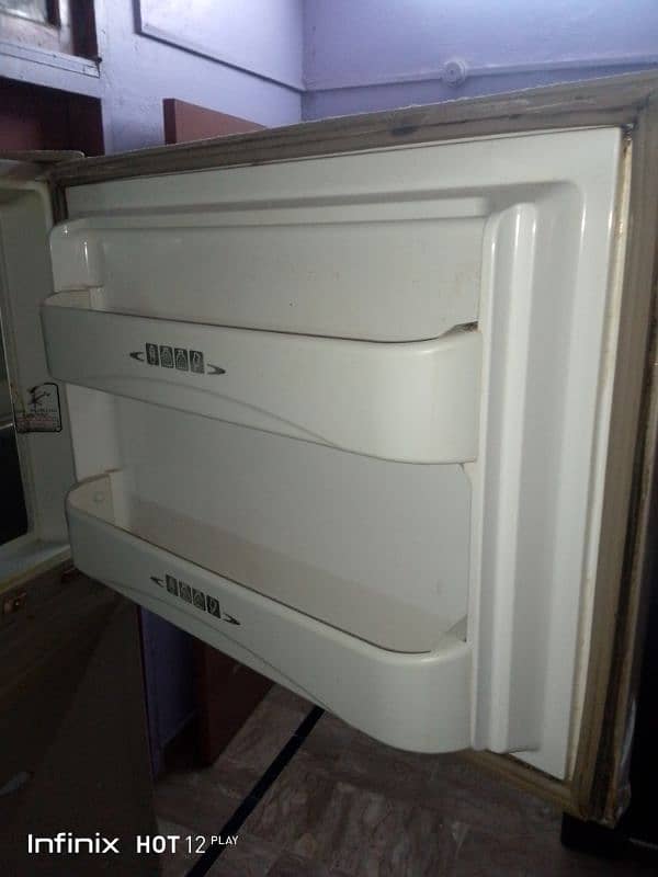 Dawlance Refrigerator For Sale In Jumbo Size - Used 5