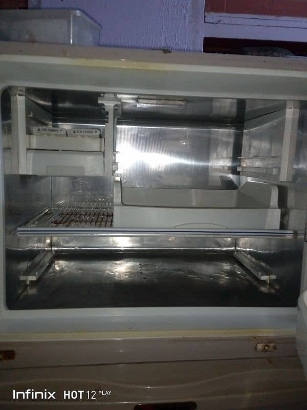 Dawlance Refrigerator For Sale In Jumbo Size - Used 6