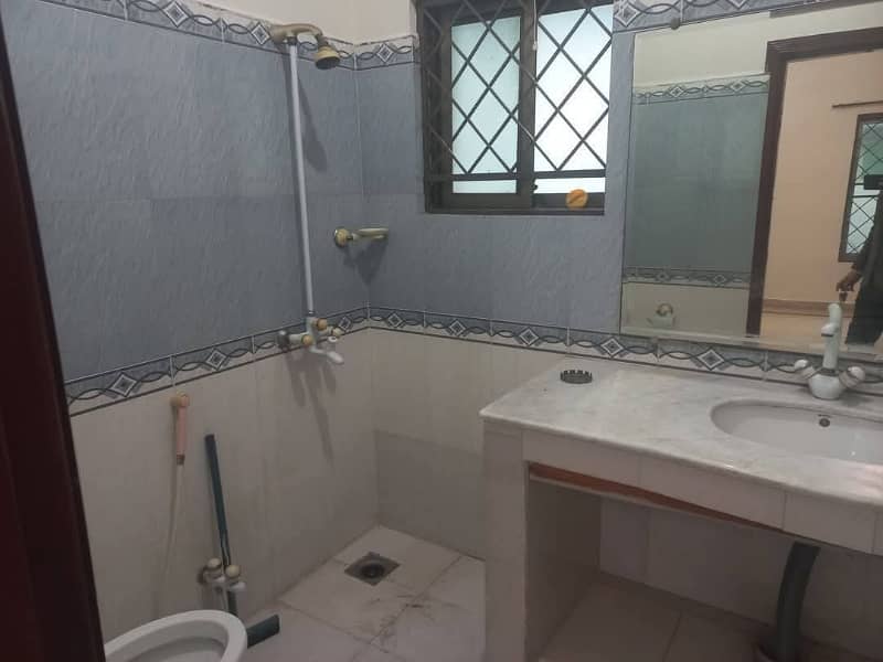 10 marla 2bed lower portion (upper locked) in wapda town (independent) 5