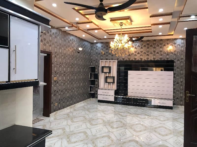 10 Marla House For Sale In Park View City Lahore 7