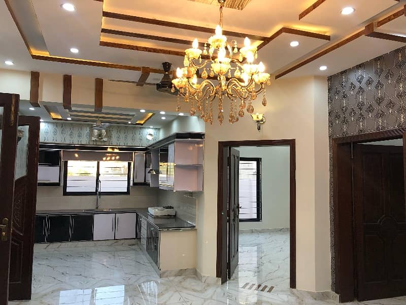 10 Marla House For Sale In Park View City Lahore 10