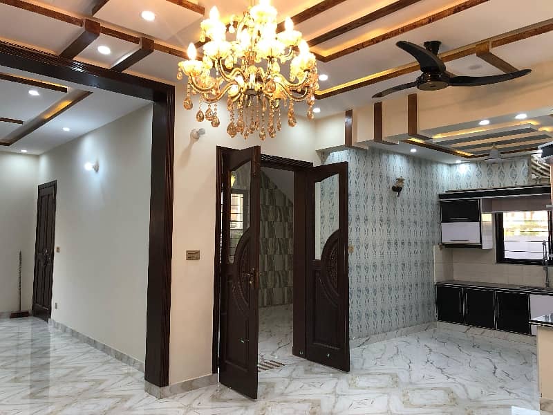 10 Marla House For Sale In Park View City Lahore 11