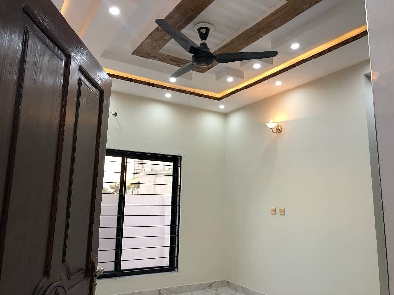 10 Marla House For Sale In Park View City Lahore 17