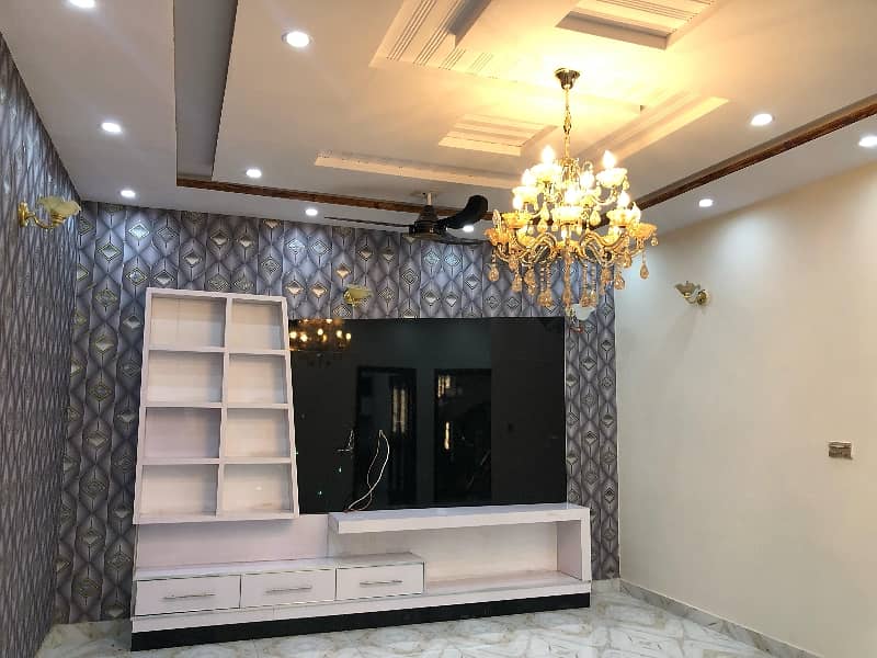 10 Marla House For Sale In Park View City Lahore 26