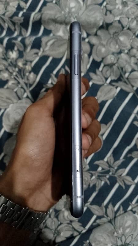 AssalamOAlaaikum Iphone 11 non pta jv purple colour 1