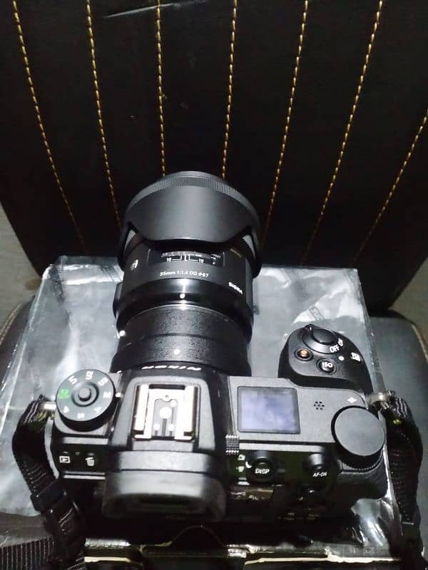 Nikon camera Z62 lens 35 mm 1.4 with mount 2